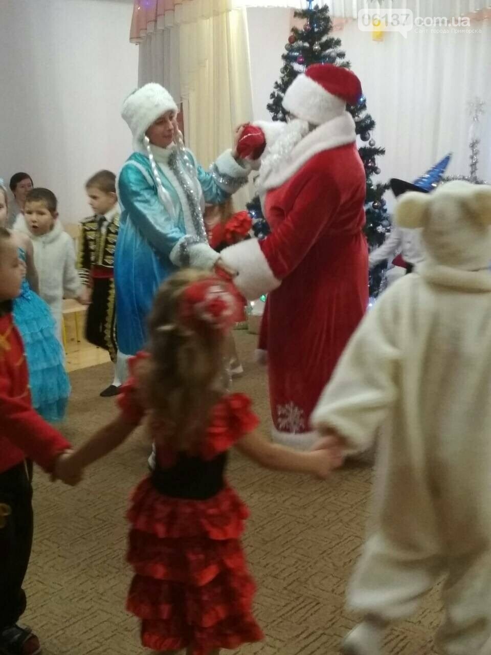 В детских садиках Приморска новогоднее веселье идет полным..., фото-1 В детских садиках Приморска новогоднее веселье идет полным ходом, фото-1