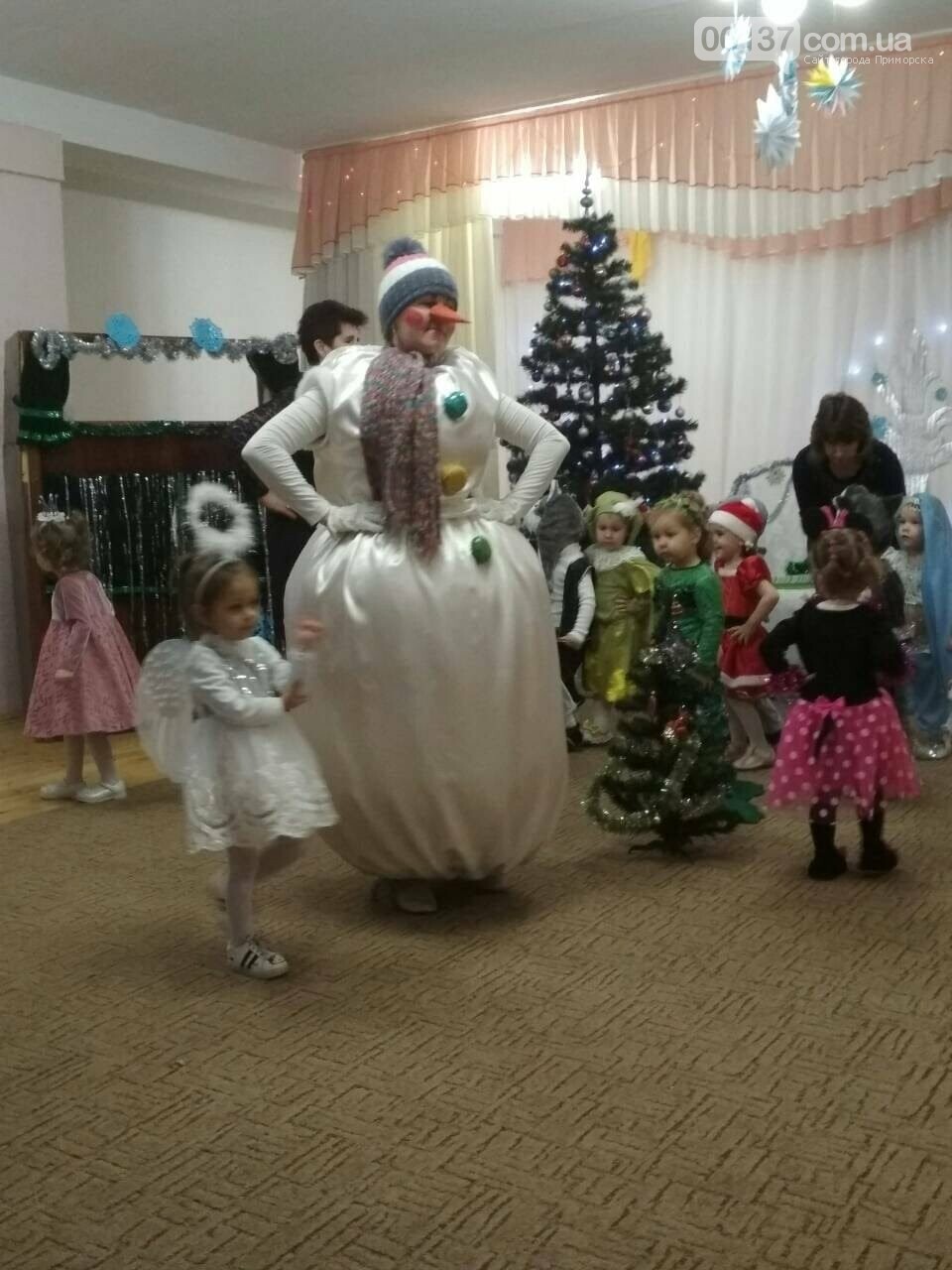 В детских садиках Приморска новогоднее веселье идет полным..., фото-2 В детских садиках Приморска новогоднее веселье идет полным ходом, фото-2