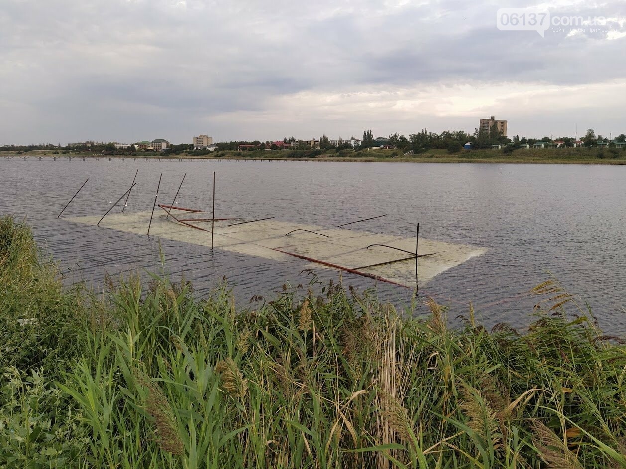 Смерч на центральном пляже Приморска Запорожской области. Ф..., фото-3 Смерч на центральном пляже Приморска Запорожской области. Фото и видео последствий., фото-3