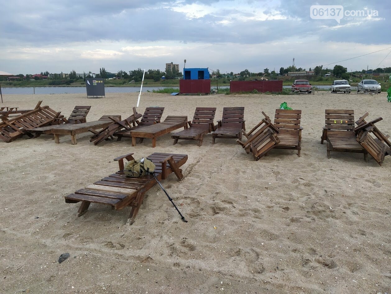 Смерч на центральном пляже Приморска Запорожской области. Ф..., фото-2 Смерч на центральном пляже Приморска Запорожской области. Фото и видео последствий., фото-2