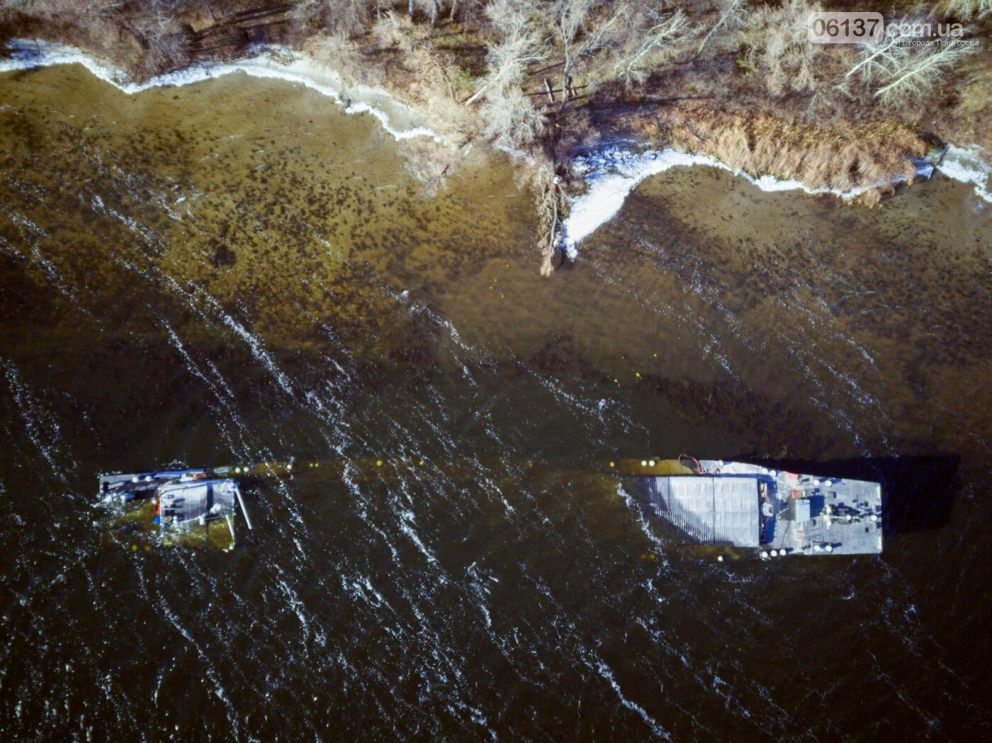 Запорожский фотограф опубликовал интересные кадры, затонув..., фото-2 Запорожский фотограф опубликовал интересные кадры, затонувшего в Разумовке, сухогруза. Фото , фото-2