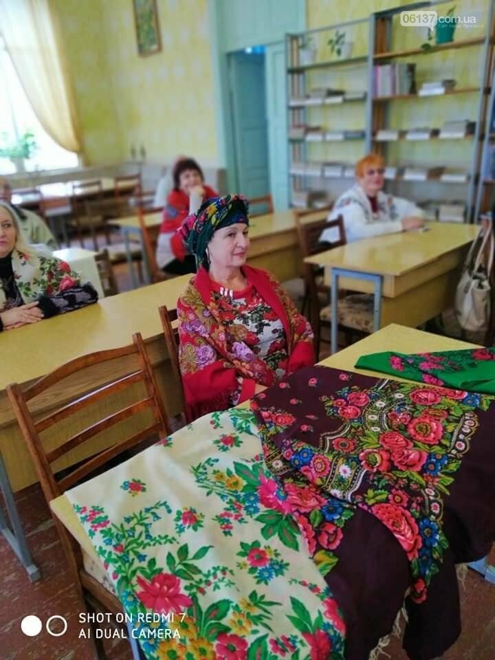 В Приморську в літературно-музичній вітальні вшановували т..., фото-4 В Приморську в літературно-музичній вітальні вшановували традиції української хустки, фото-4