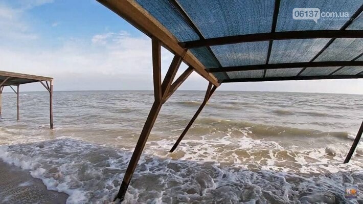 На известном запорожском курорте море практически разрушило..., фото-1 На известном запорожском курорте море практически разрушило пляжи. Фото, фото-1