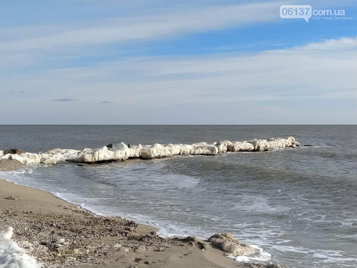 Арктические пейзажи ажурных кружев изо льда на набережных в..., фото-1 Арктические пейзажи ажурных кружев изо льда на набережных в Приморске и Бердянске. Фото, фото-1