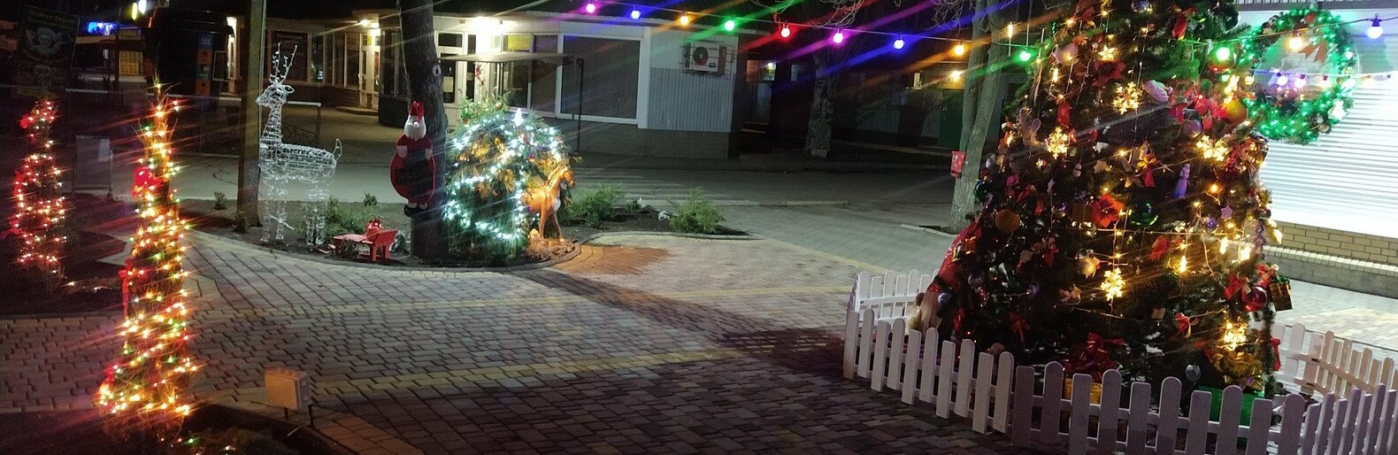 Приморск готовится к Новогодним праздникам Приморск готовится к Новогодним праздникам