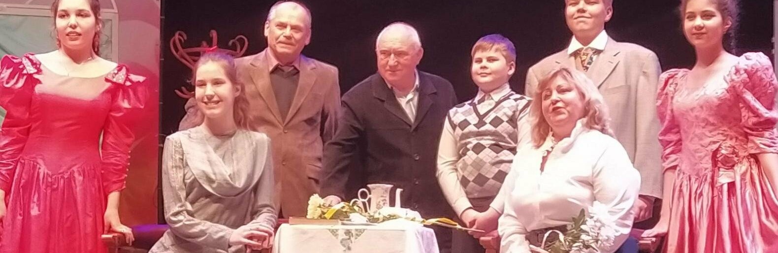 Вчора в міжнародний День театру в Приморську відбулась прем'єра тво... Вчора в міжнародний День театру в Приморську відбулась прем'єра творів А. Аверченка