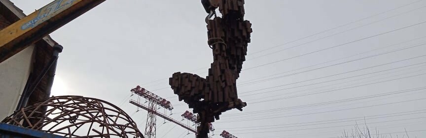 Авторы скульптуры "Той, хто мріє" поделились процессом создания и р... Авторы скульптуры "Той, хто мріє" поделились процессом создания и рассказали об идее. Фото